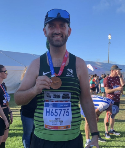 Jonty Meiring for smashed his Two Oceans 21.1km pb by finishing in 2:03:23.